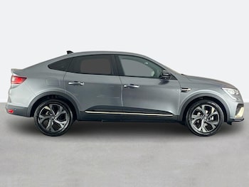 Used Renault Arkana 2023 for sale - 76220263: Photo 2