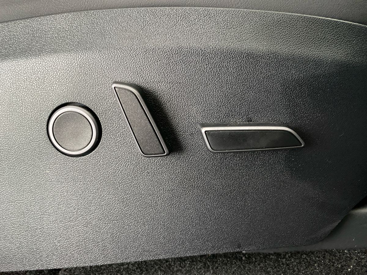 Used Tesla Model Y 2024 for sale - 77842855: Photo 25