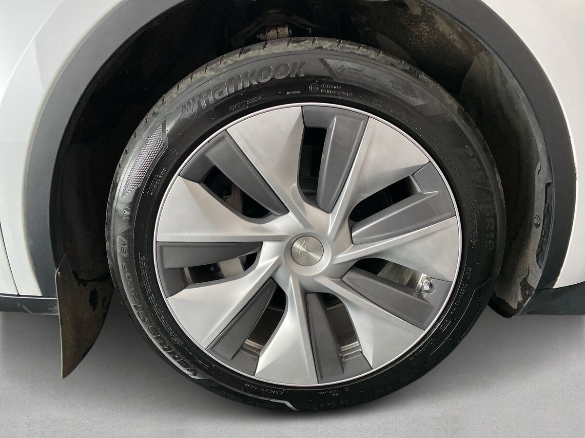 Used Tesla Model Y 2024 for sale - 77842855: Photo 28