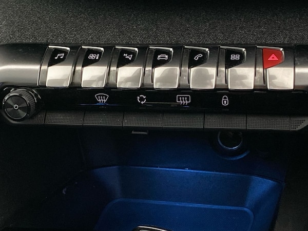 Used Peugeot 3008 2018 for sale - 76207060: Photo 25