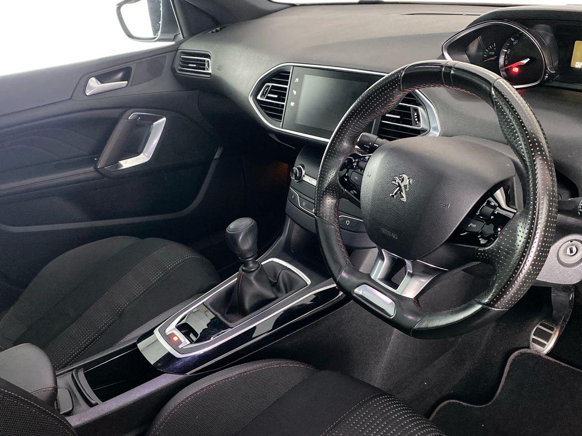 Used Peugeot 308 2019 for sale - 76916541: Photo 12