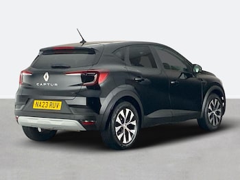 Used Renault Captur 2023 for sale - 75932749: Photo