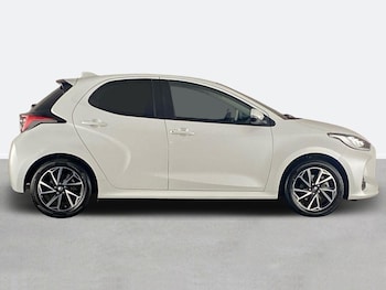 Used Toyota Yaris 2022 for sale - 76128598: Photo 2