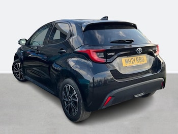 Used Toyota Yaris 2021 for sale - 76411686: Photo