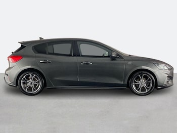 Used Ford Focus 2020 for sale - 77000658: Photo