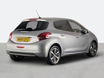 Used Peugeot 208 2019 for sale - 77076720: Photo
