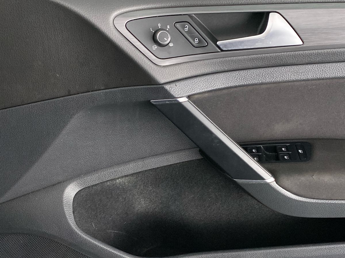 Used Volkswagen Golf 2017 for sale - 76755463: Photo 25