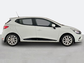 Used Renault Clio 2018 for sale - 78826832: Photo