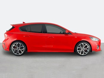 Used Ford Focus 2019 for sale - 76128611: Photo