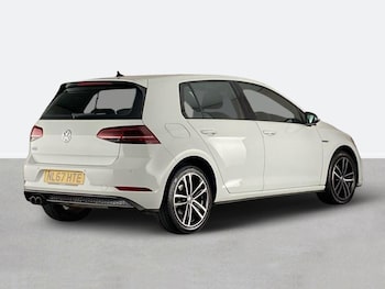 Used Volkswagen Golf 2017 for sale - 79241483: Photo