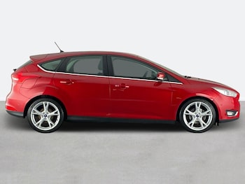 Used Ford Focus 2017 for sale - 76128594: Photo 2