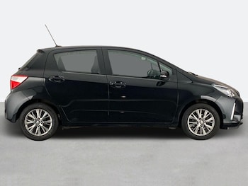Used Toyota Yaris 2020 for sale - 75260158: Photo