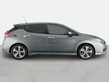 Used Nissan Leaf 2020 for sale - 76097448: Photo 2
