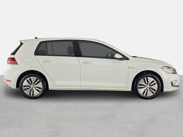 Used Volkswagen Golf 2019 for sale - 76220236: Photo 2