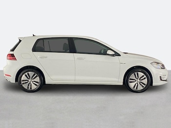 Used Volkswagen Golf 2019 for sale - 76220236: Photo 2
