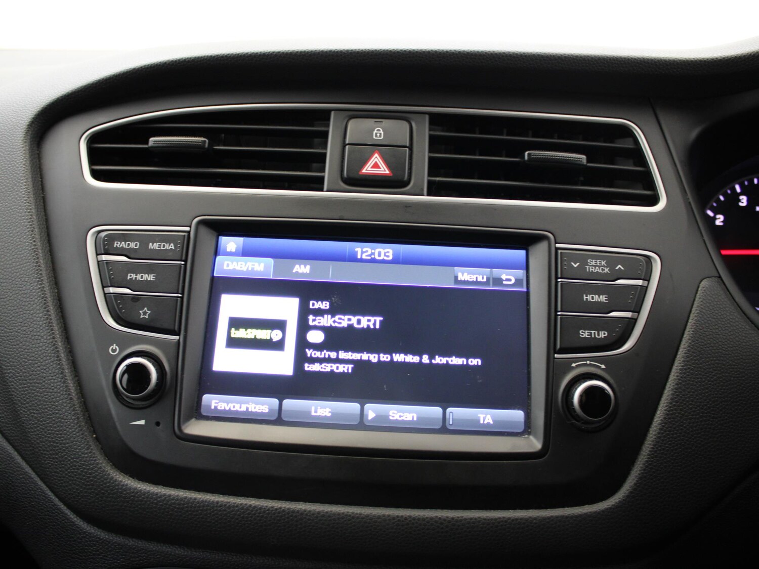 Used Hyundai i20 2019 for sale - 77348353: Photo 21