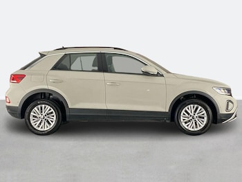 Used Volkswagen T-Roc 2022 for sale - 77895936: Photo
