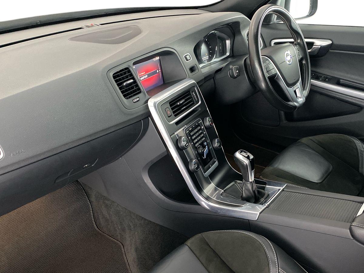 Used Volvo V60 2017 for sale - 76128617: Photo 14