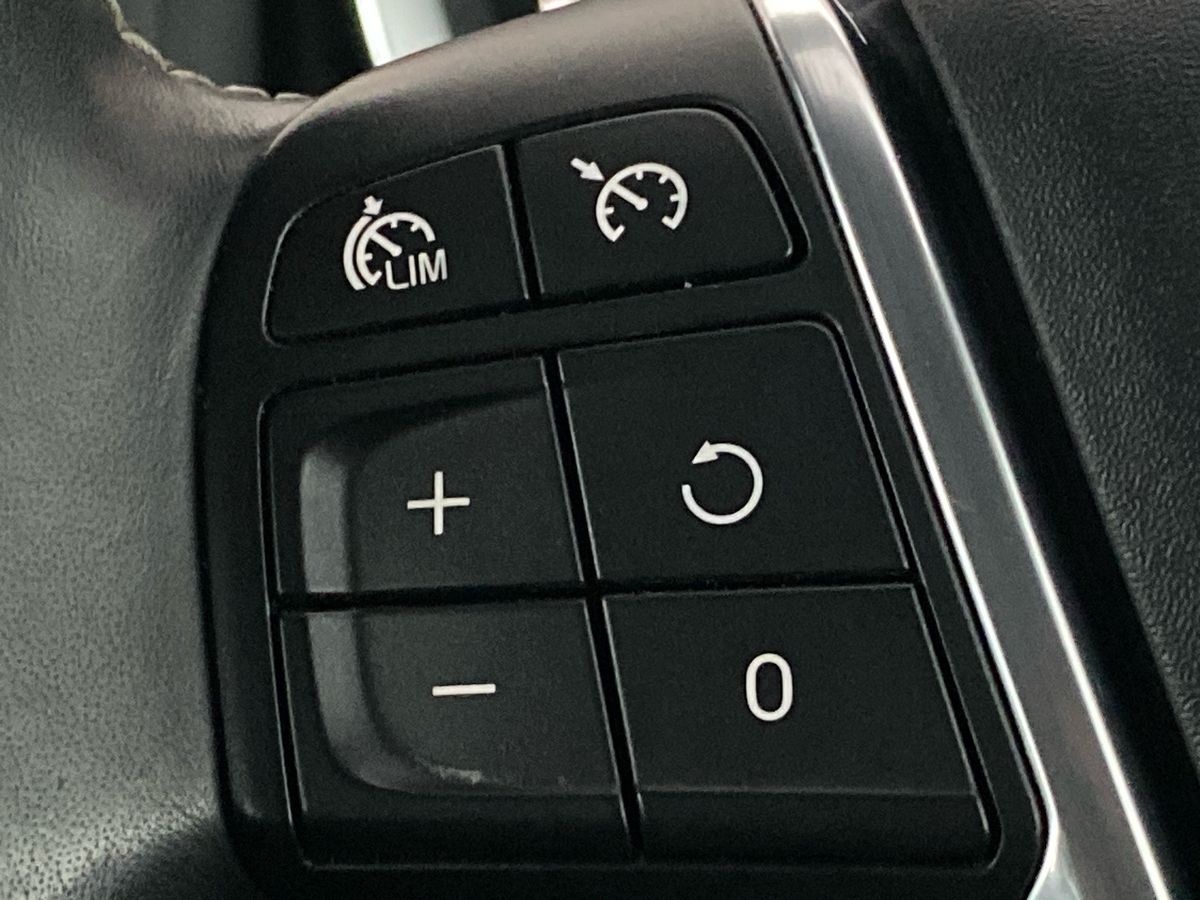 Used Volvo V60 2017 for sale - 76128617: Photo 23