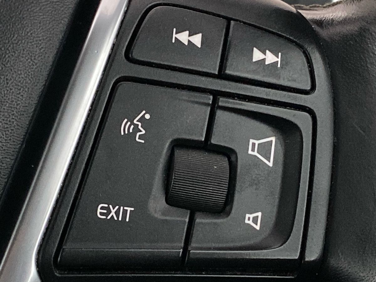 Used Volvo V60 2017 for sale - 76128617: Photo 24