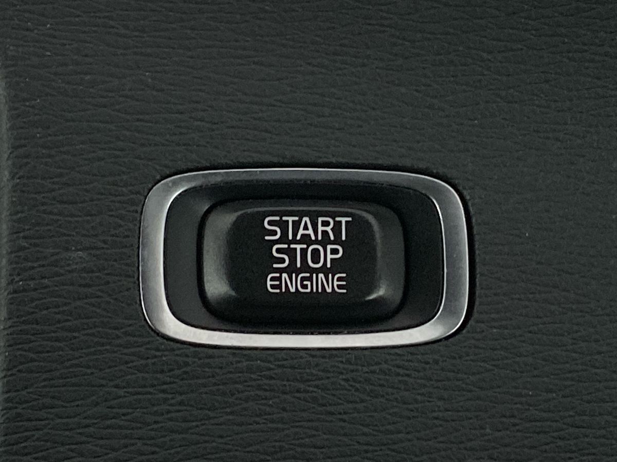 Used Volvo V60 2017 for sale - 76128617: Photo 25