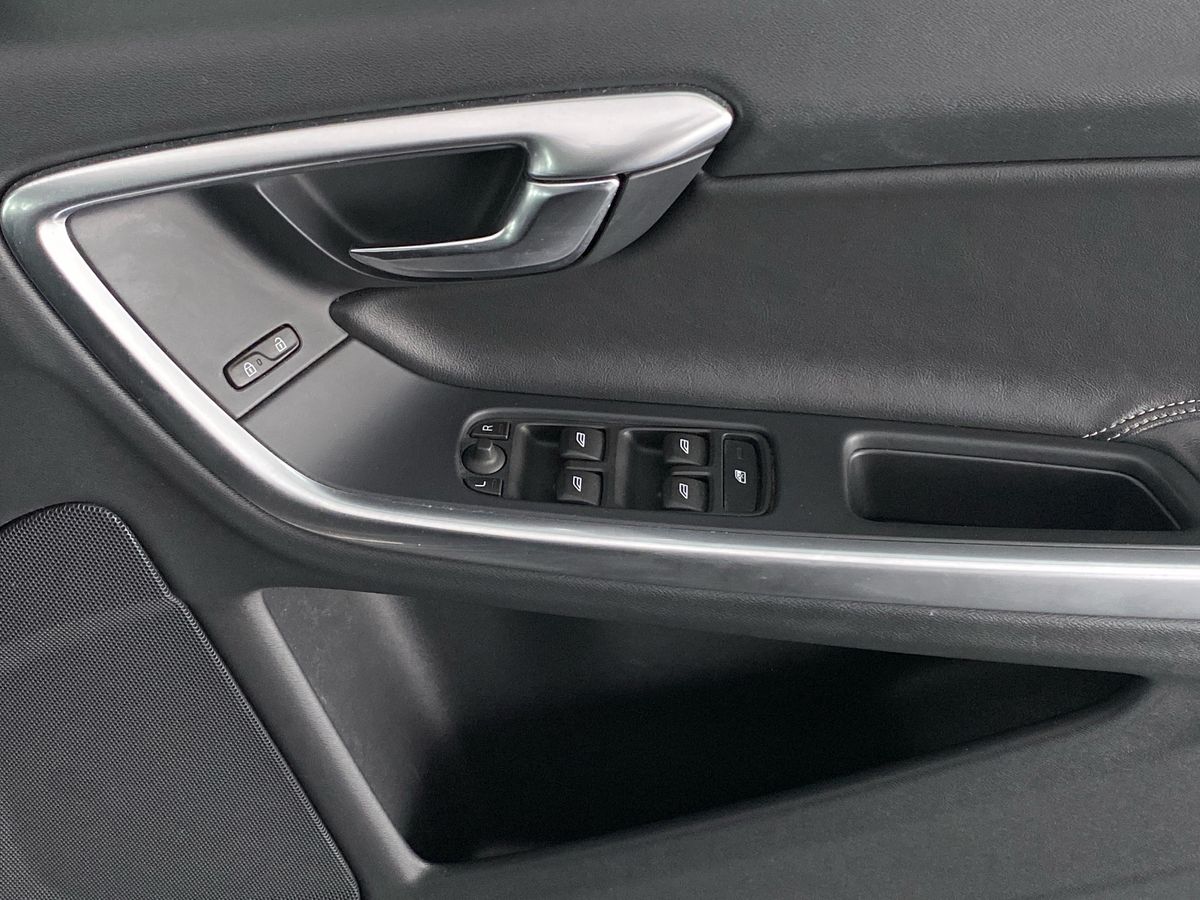 Used Volvo V60 2017 for sale - 76128617: Photo 26