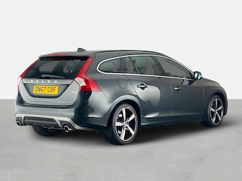 Used Volvo V60 2017 for sale - 76128617: Photo