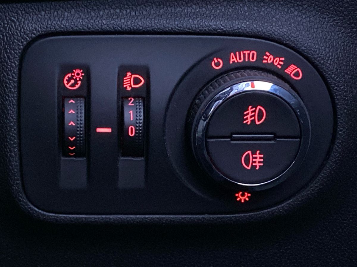 Used Vauxhall Corsa 2015 for sale - 77787425: Photo 23