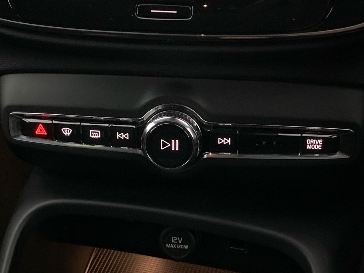 Used Volvo XC40 2021 for sale - 76515794: Photo 24