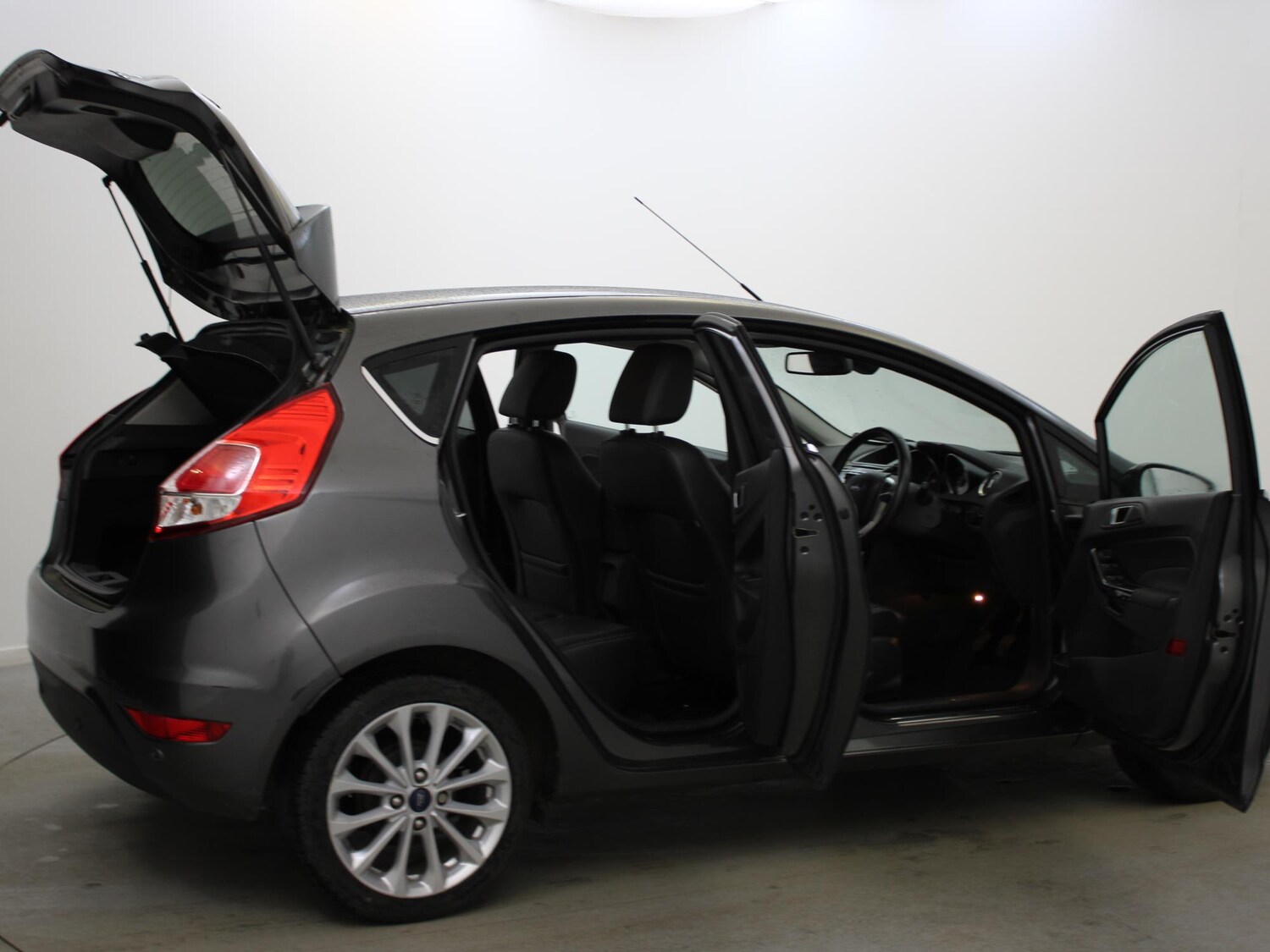 Used Ford Fiesta 2015 for sale - 77943722: Photo 25