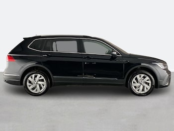 Used Volkswagen Tiguan Allspace 2023 for sale - 78210911: Photo
