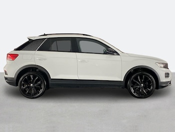 Used Volkswagen T-Roc 2020 for sale - 77000708: Photo