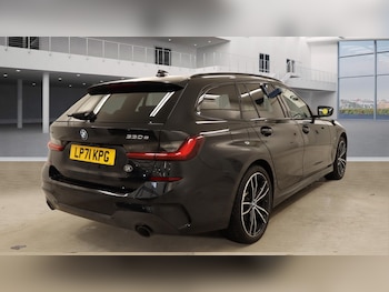 Used BMW 3 Series 2022 for sale - 77842853: Photo