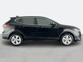 Used Nissan Qashqai 2020 for sale - 76263892: Photo 2