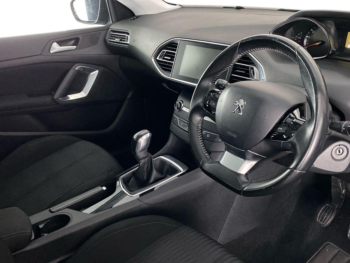 Used Peugeot 308 2016 for sale - 77294519: Photo 12