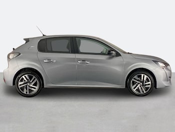 Used Peugeot 208 2023 for sale - 77706905: Photo