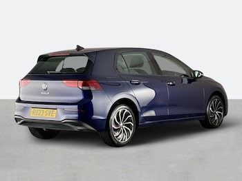 Used Volkswagen Golf 2023 for sale - 78359353: Photo