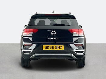 Used Volkswagen T-Roc 2018 for sale - 77076721: Photo
