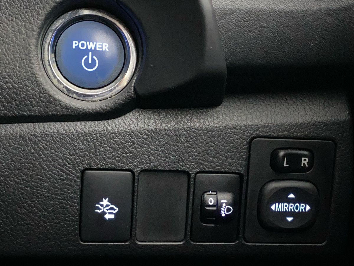 Used Toyota Auris 2017 for sale - 76502876: Photo 24