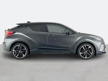 Used Toyota C-HR 2022 for sale - 76128596: Photo