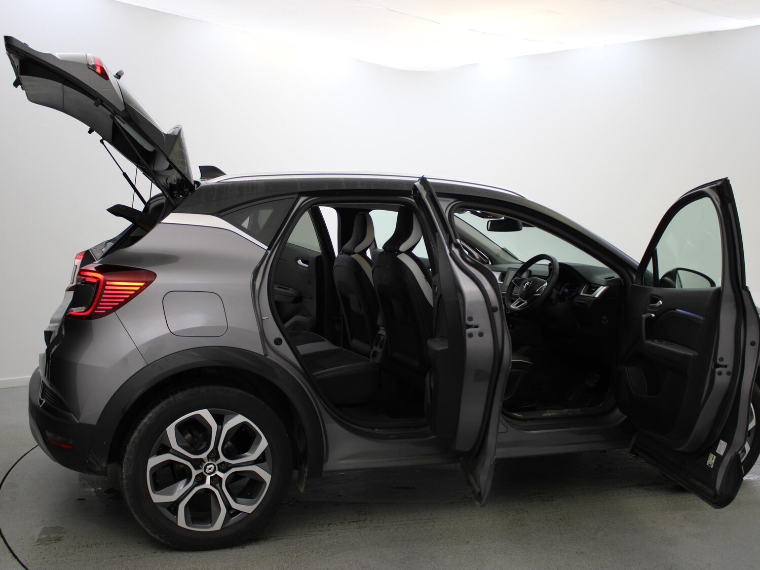 Used Renault Captur 2023 for sale - 78107506: Photo 25