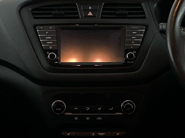 Used Hyundai i20 2018 for sale - 76207032: Photo 10