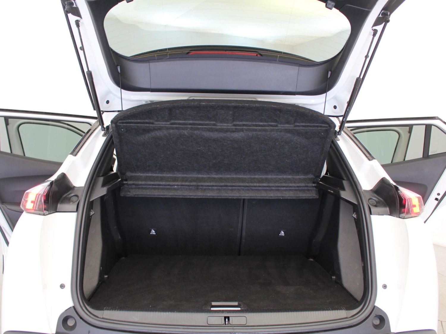 Used Peugeot 2008 2021 for sale - 77878896: Photo 35