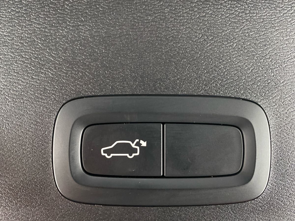 Used Volvo XC40 2021 for sale - 76515792: Photo 24