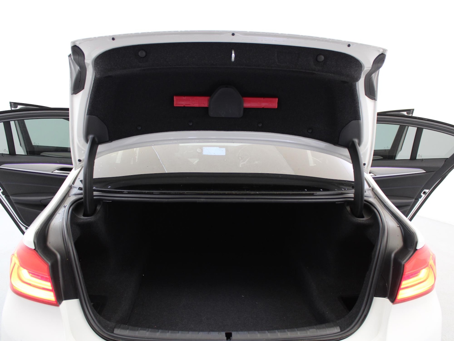 Used BMW 5 Series 2018 for sale - 77374245: Photo 35