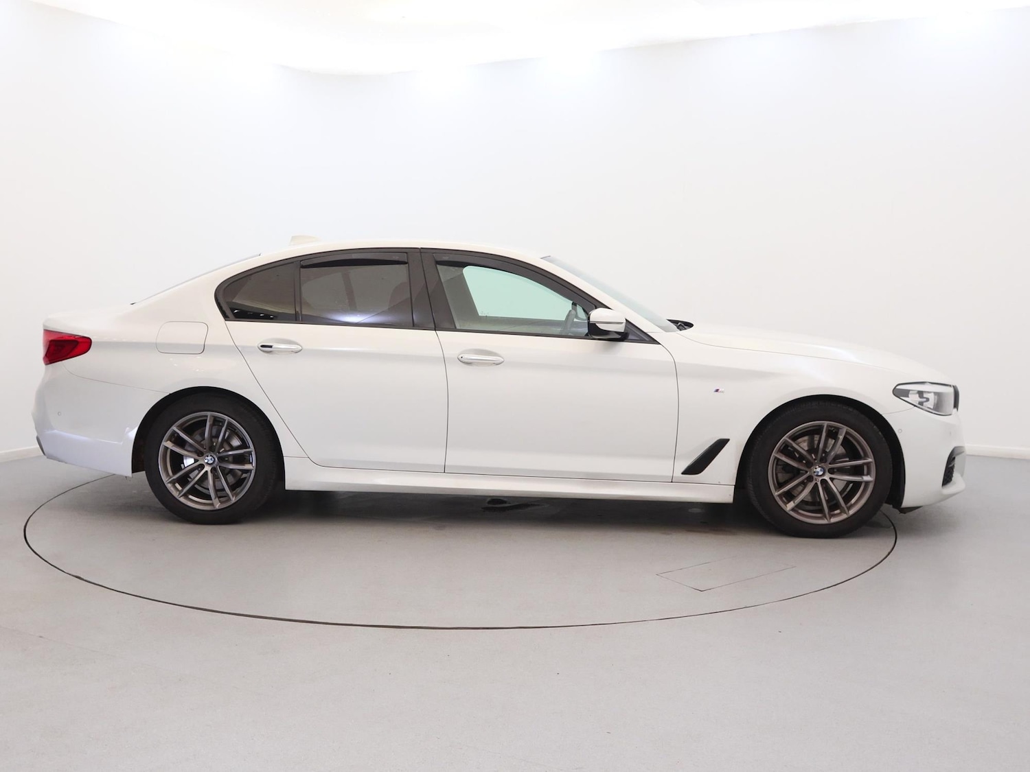 Used BMW 5 Series 2018 for sale - 77374245: Photo 8