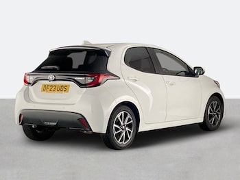 Used Toyota Yaris 2023 for sale - 76373952: Photo