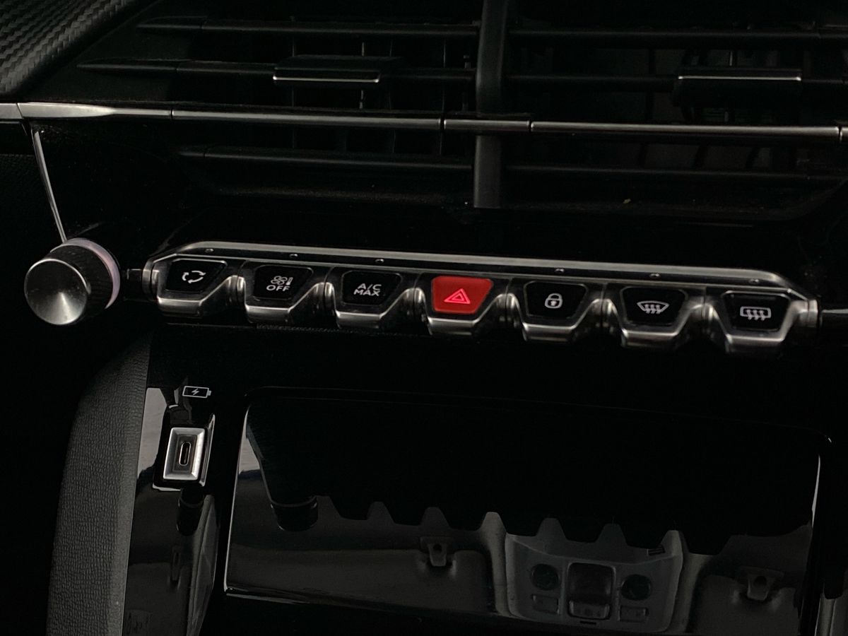 Used Peugeot 2008 2022 for sale - 76789649: Photo 24