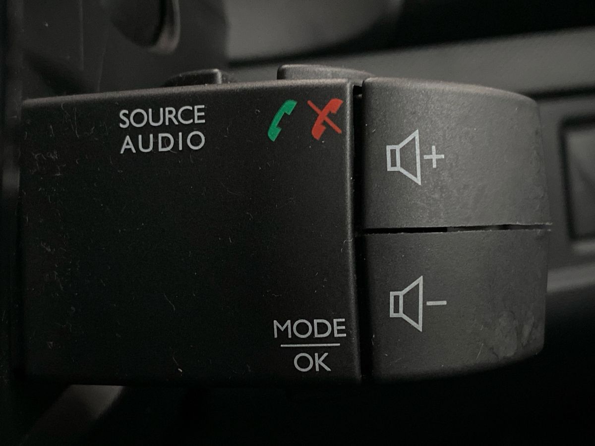 Used Renault Clio 2015 for sale - 76515937: Photo 22