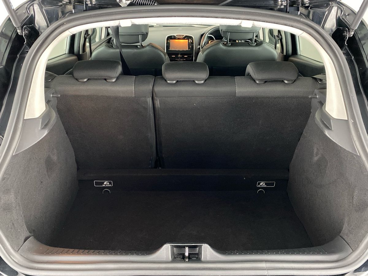 Used Renault Clio 2015 for sale - 76515937: Photo 25